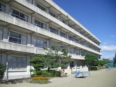 将監西小学校（徒歩7分／約550m）